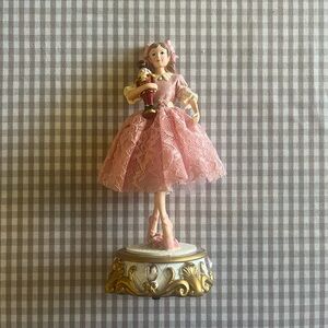 Kurt Adler Musical Nutcracker | Clara